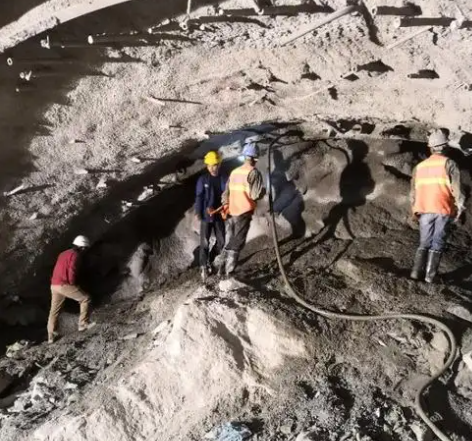 勐海拱顶带模注浆料的施工流程及注意事项